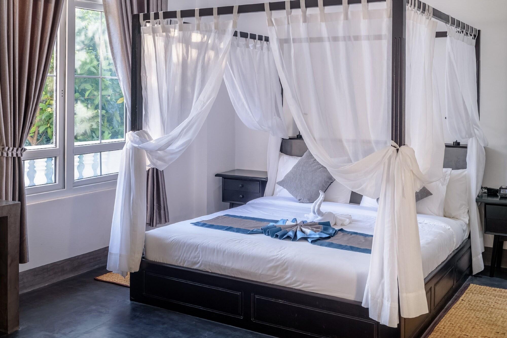Hotel De L'Homme Phnom Penh Exterior photo